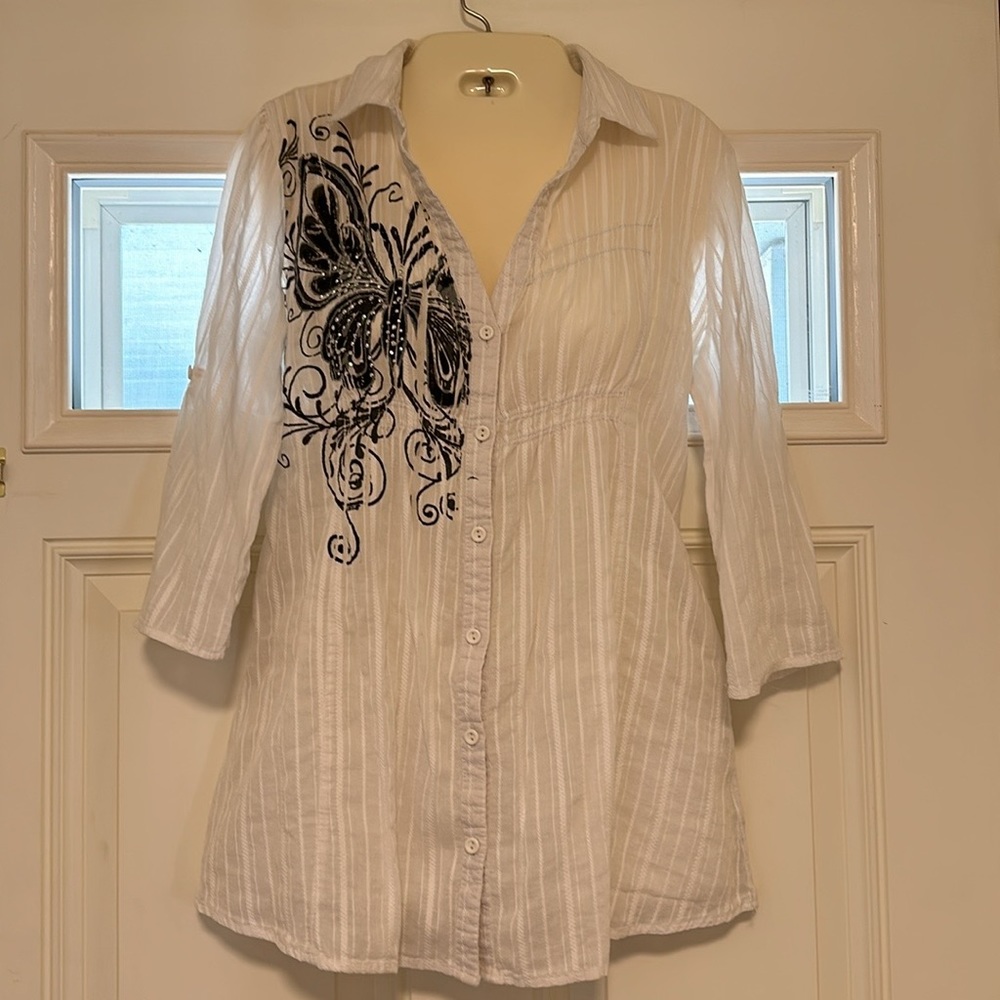 White button down shirt - Picture 7 of 12